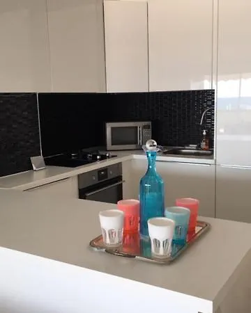 Apartment De Standing Face A La Mer Avec Vue Exceptionnelle Sur Les Iles De Lerins *